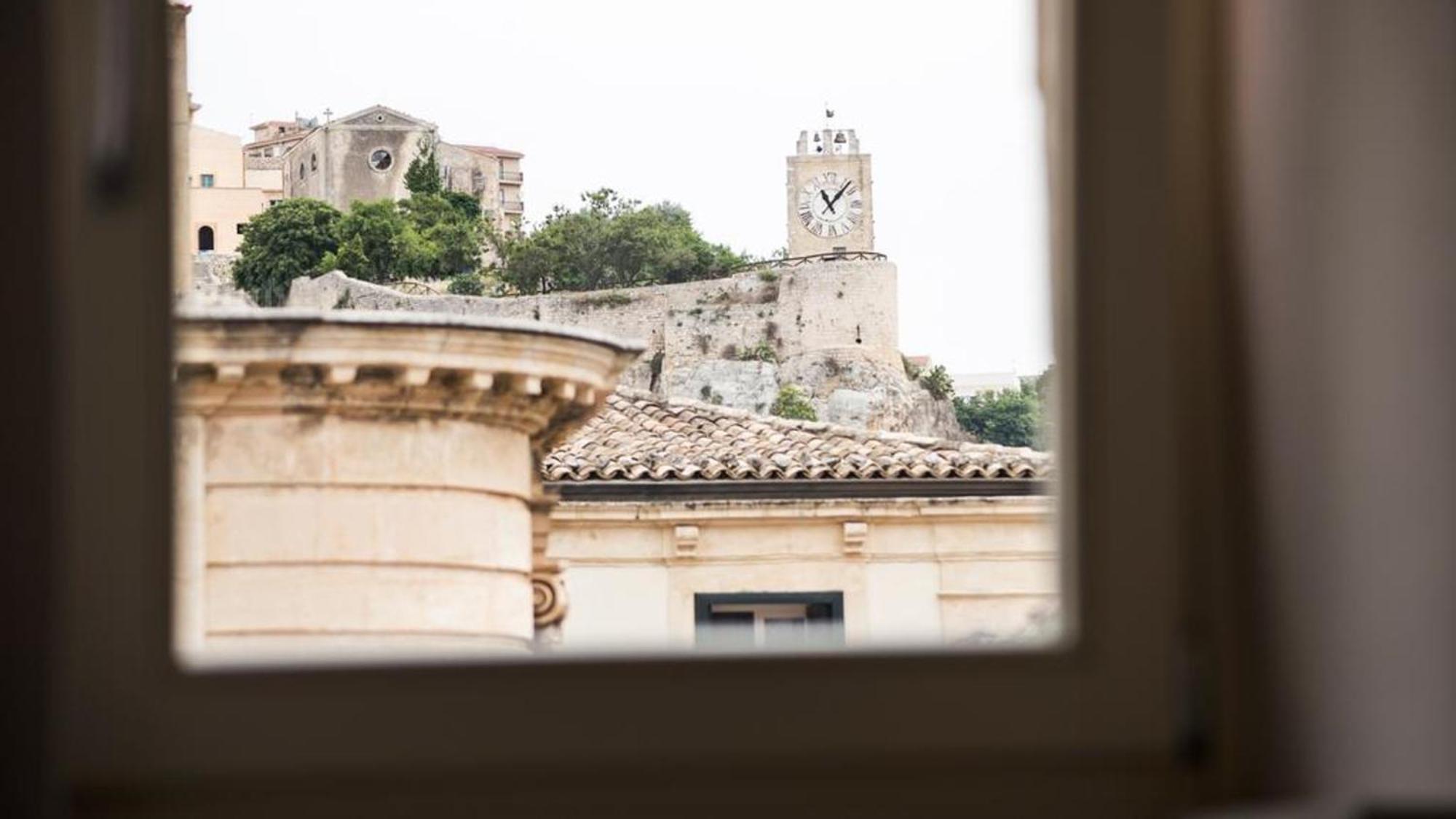 Domus Sbircio Modica Lägenhet Exteriör bild