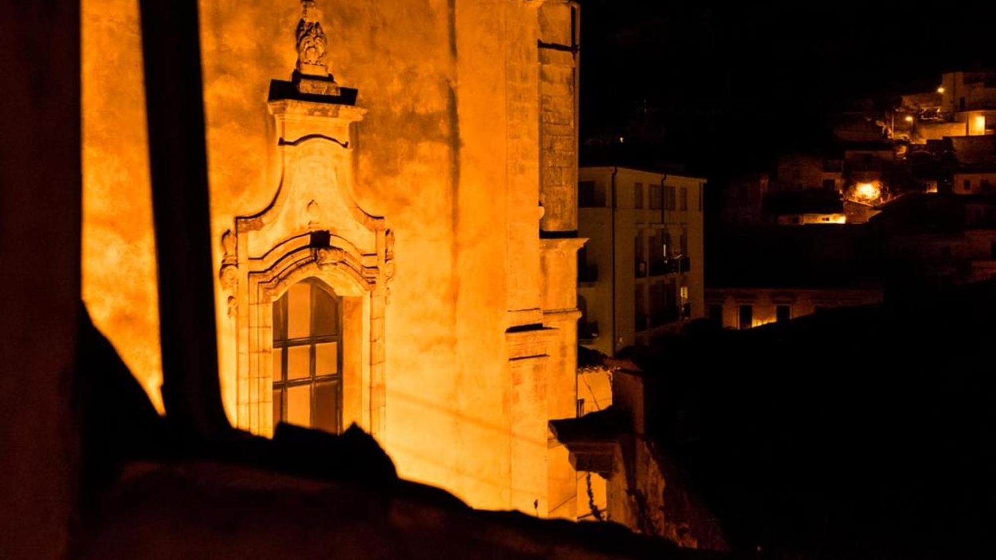 Domus Sbircio Modica Lägenhet Exteriör bild