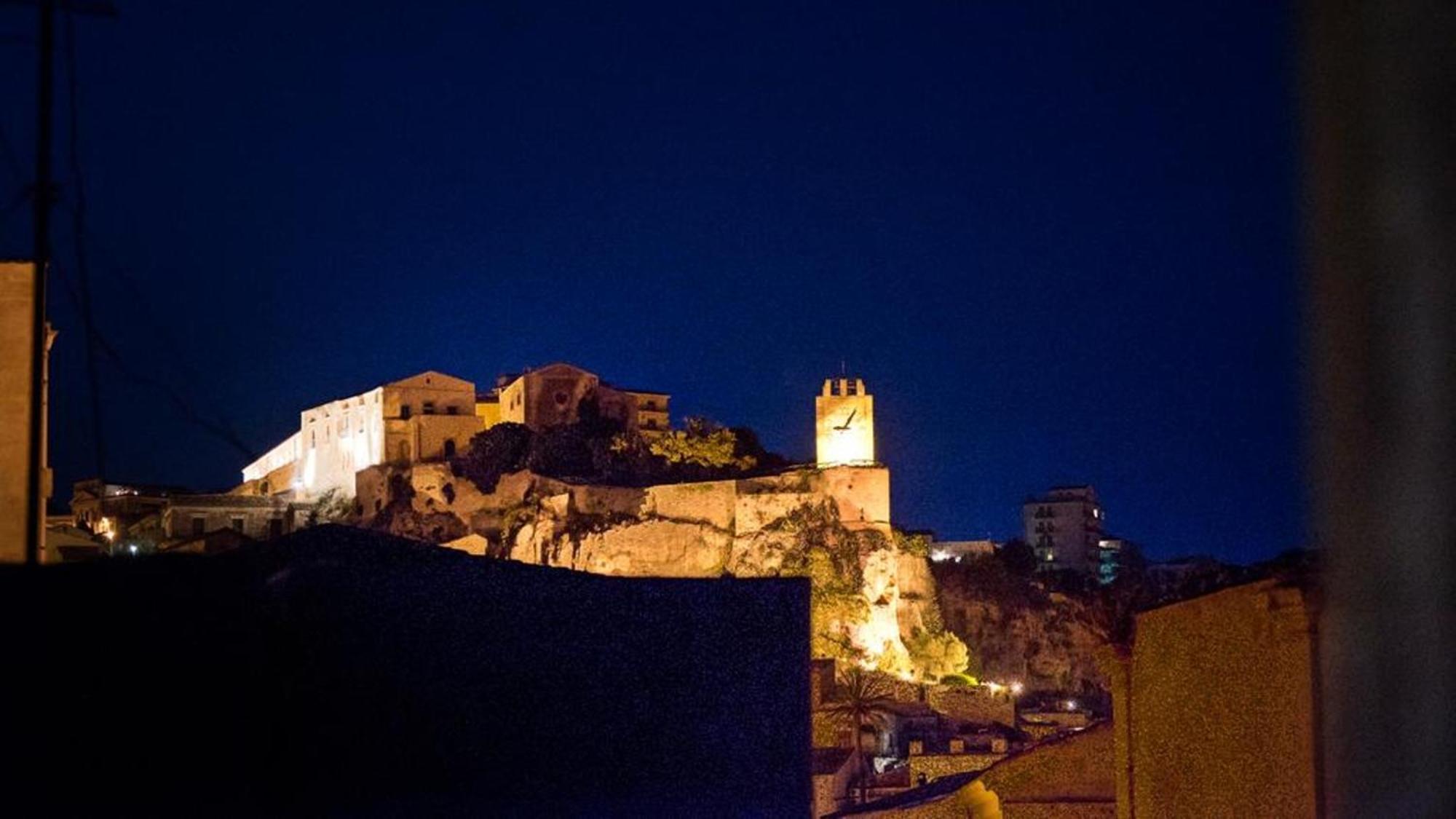 Domus Sbircio Modica Lägenhet Exteriör bild