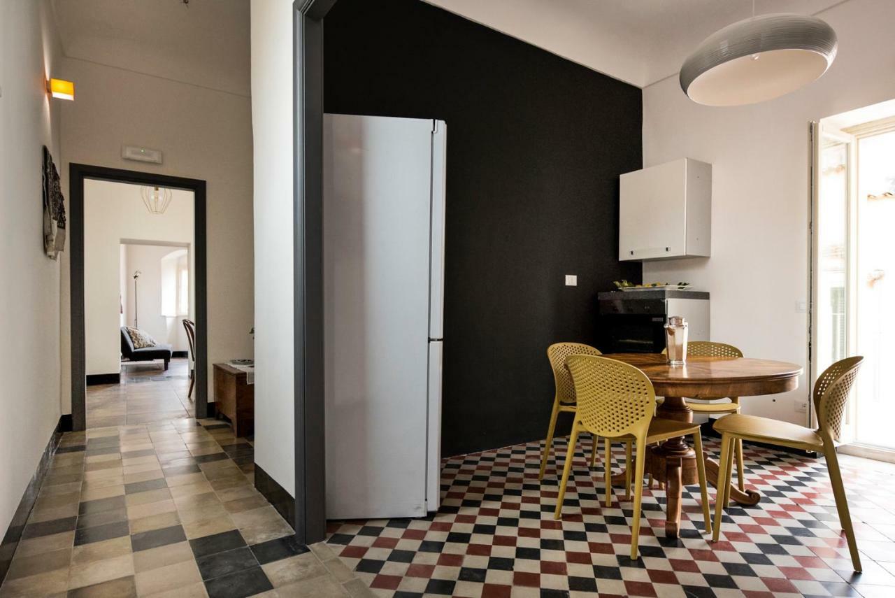 Domus Sbircio Modica Lägenhet Exteriör bild